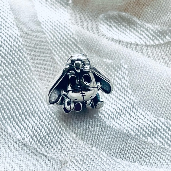 💙 NWOT Eeyore Charm – Winnie The Pooh ✨ - Picture 6 of 8